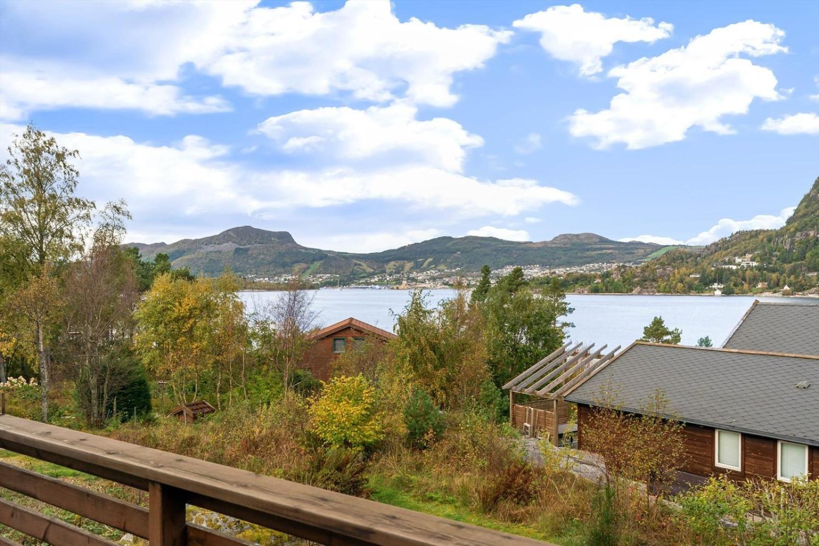 Вілла Charming House Located By The Fjord With The Pultpitrock Within Short Distance Єрпеланн Екстер'єр фото